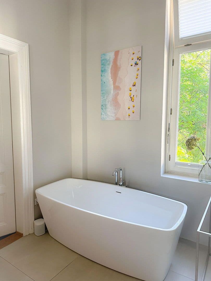 Prenájom bytu 4-izbový 160 m², Frankfurt, Hesensko Prenájom bytu 4-izbový 160 m², Frankfurt, Hesensko