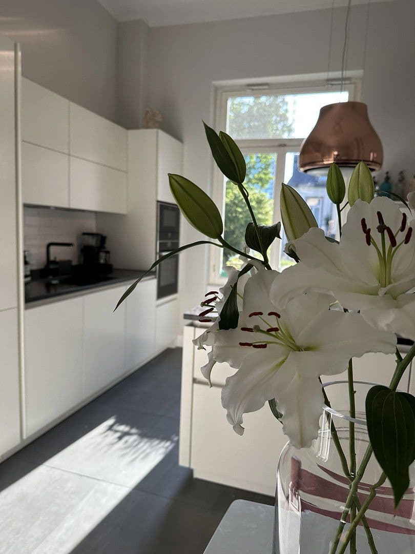 Prenájom bytu 4-izbový 160 m², Frankfurt, Hesensko Prenájom bytu 4-izbový 160 m², Frankfurt, Hesensko