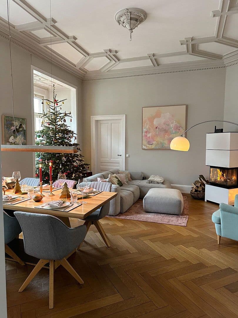 Prenájom bytu 4-izbový 160 m², Frankfurt, Hesensko Prenájom bytu 4-izbový 160 m², Frankfurt, Hesensko