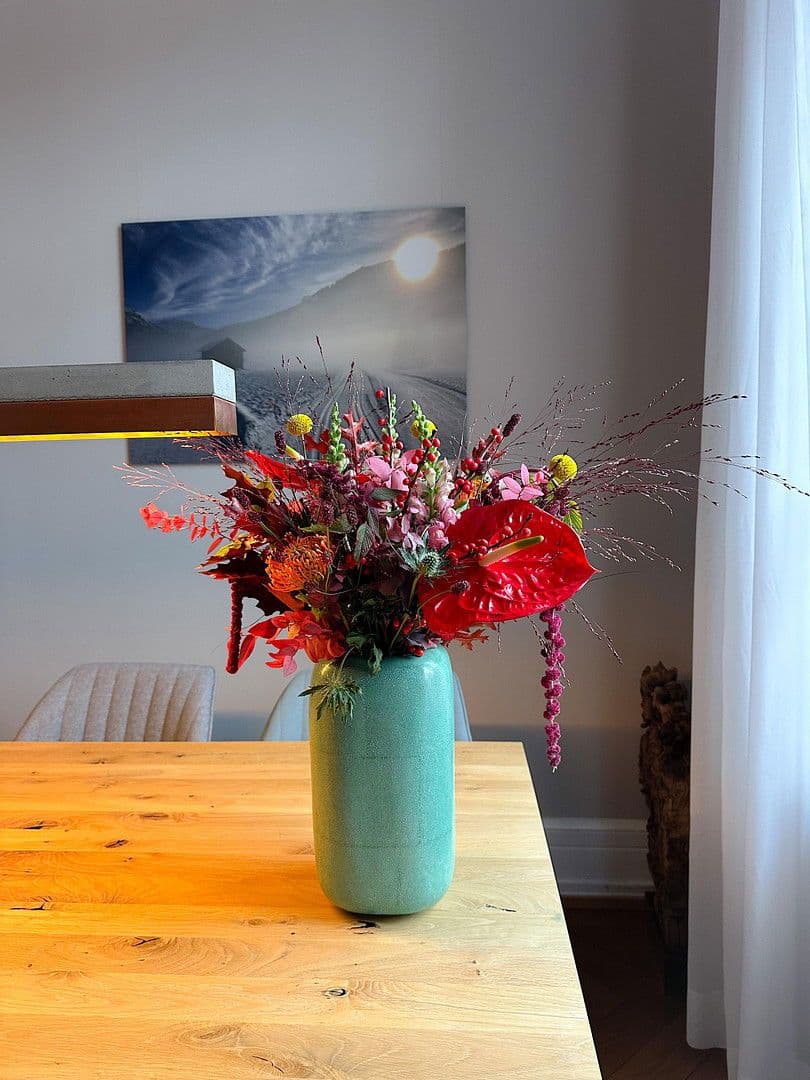 Prenájom bytu 4-izbový 160 m², Frankfurt, Hesensko Prenájom bytu 4-izbový 160 m², Frankfurt, Hesensko