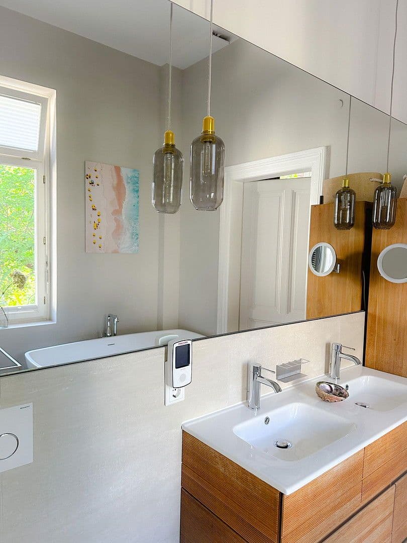 Prenájom bytu 4-izbový 160 m², Frankfurt, Hesensko Prenájom bytu 4-izbový 160 m², Frankfurt, Hesensko