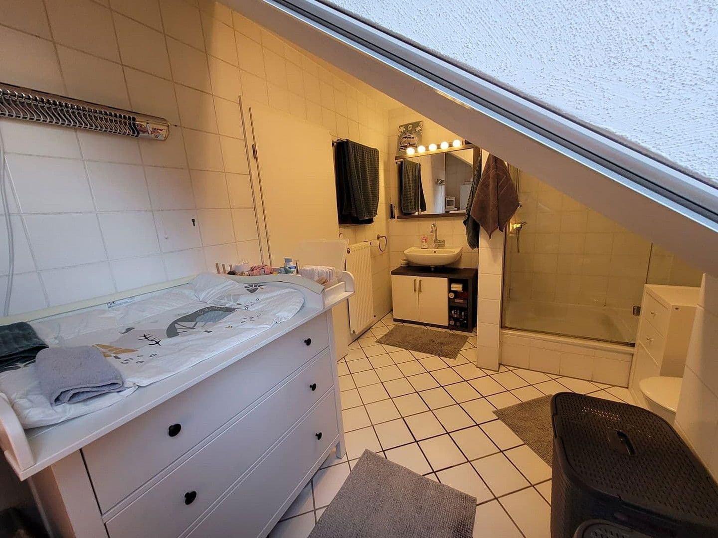 Prenájom bytu 3-izbový 68 m², Bielefeld, Severné Porýnie - Westfálsko Prenájom bytu 3-izbový 68 m², Bielefeld, Severné Porýnie - Westfálsko