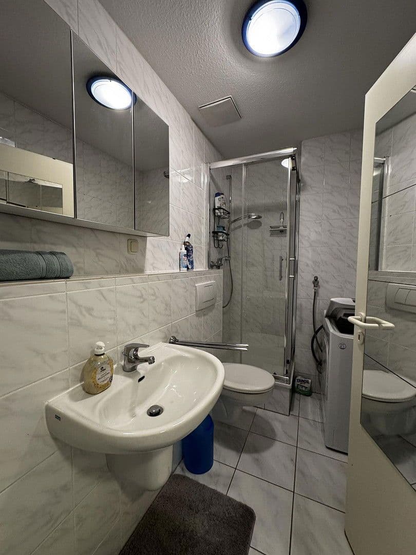 Prenájom bytu 1-izbový 40 m², Köln, Severné Porýnie - Westfálsko Prenájom bytu 1-izbový 40 m², Köln, Severné Porýnie - Westfálsko