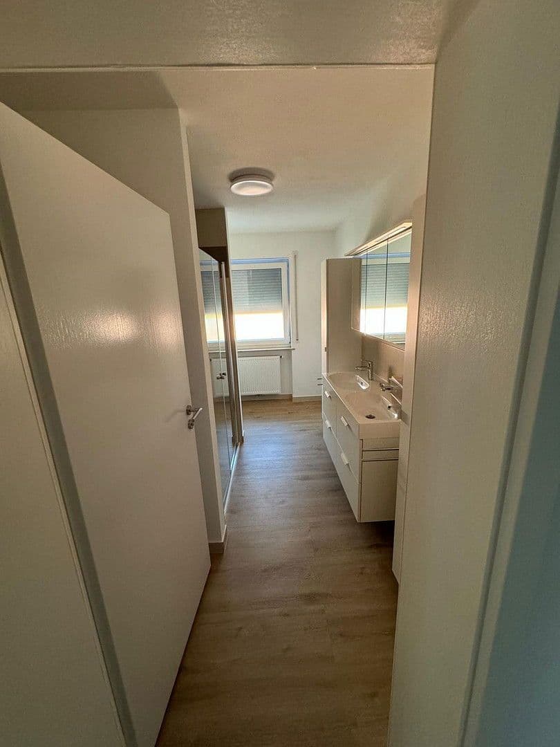 Prenájom bytu 3-izbový 116 m², Haiterbach, Bádensko-Wurttembersko Prenájom bytu 3-izbový 116 m², Haiterbach, Bádensko-Wurttembersko