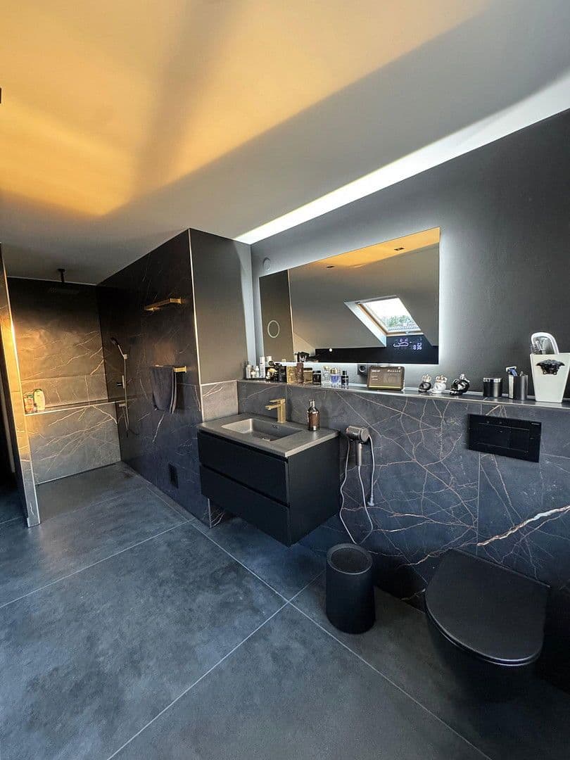 Predaj domu 330 m², pozemek 1.000 m², München, Bavorsko Predaj domu 330 m², pozemek 1.000 m², München, Bavorsko