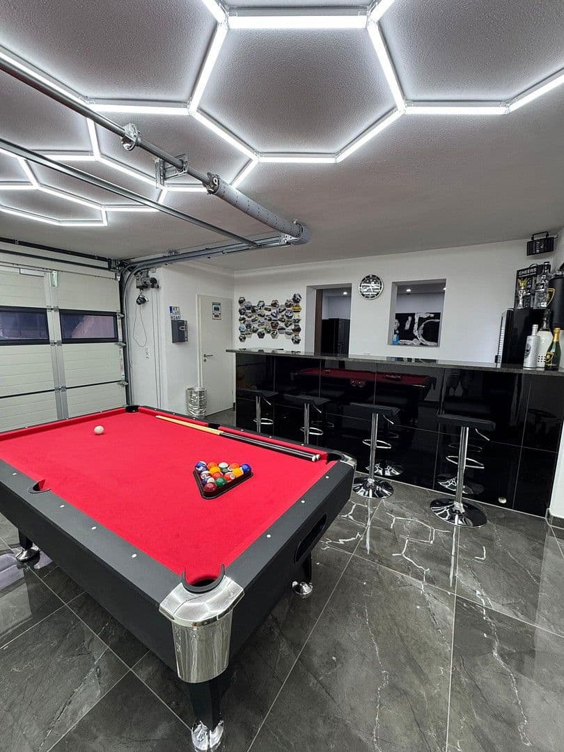 Predaj domu 330 m², pozemek 1.000 m², München, Bavorsko Predaj domu 330 m², pozemek 1.000 m², München, Bavorsko