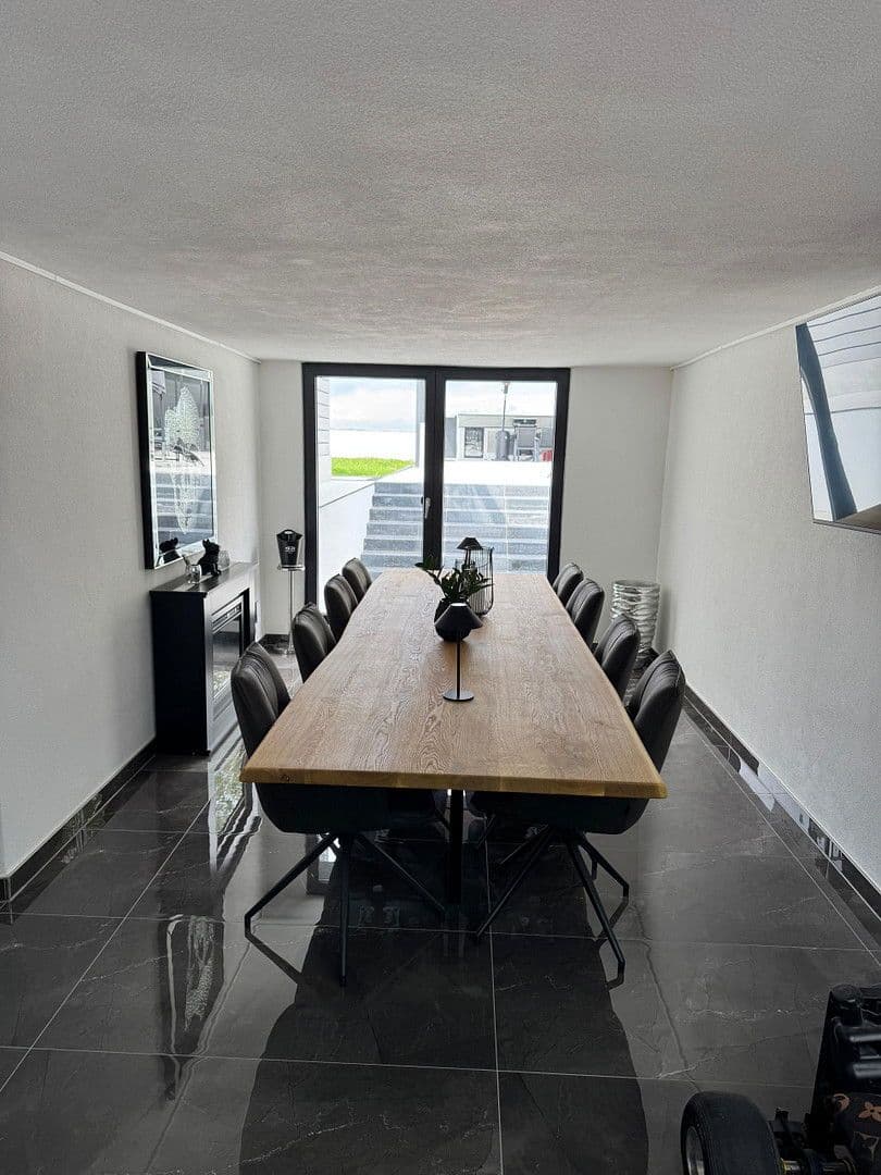 Predaj domu 330 m², pozemek 1.000 m², München, Bavorsko Predaj domu 330 m², pozemek 1.000 m², München, Bavorsko