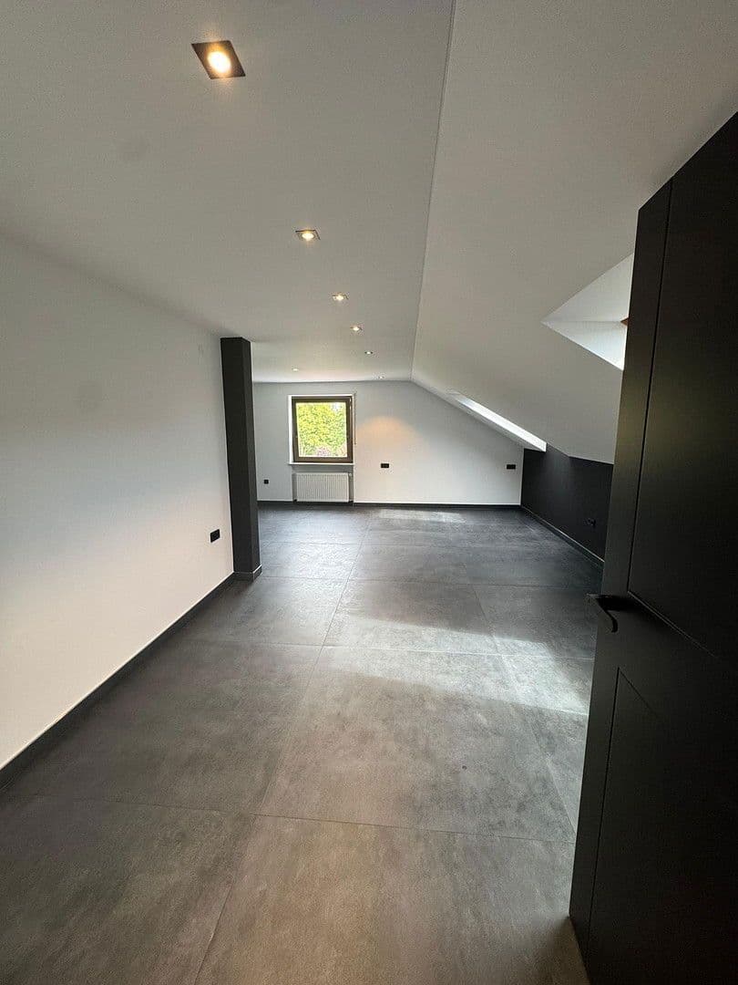 Predaj domu 330 m², pozemek 1.000 m², München, Bavorsko Predaj domu 330 m², pozemek 1.000 m², München, Bavorsko