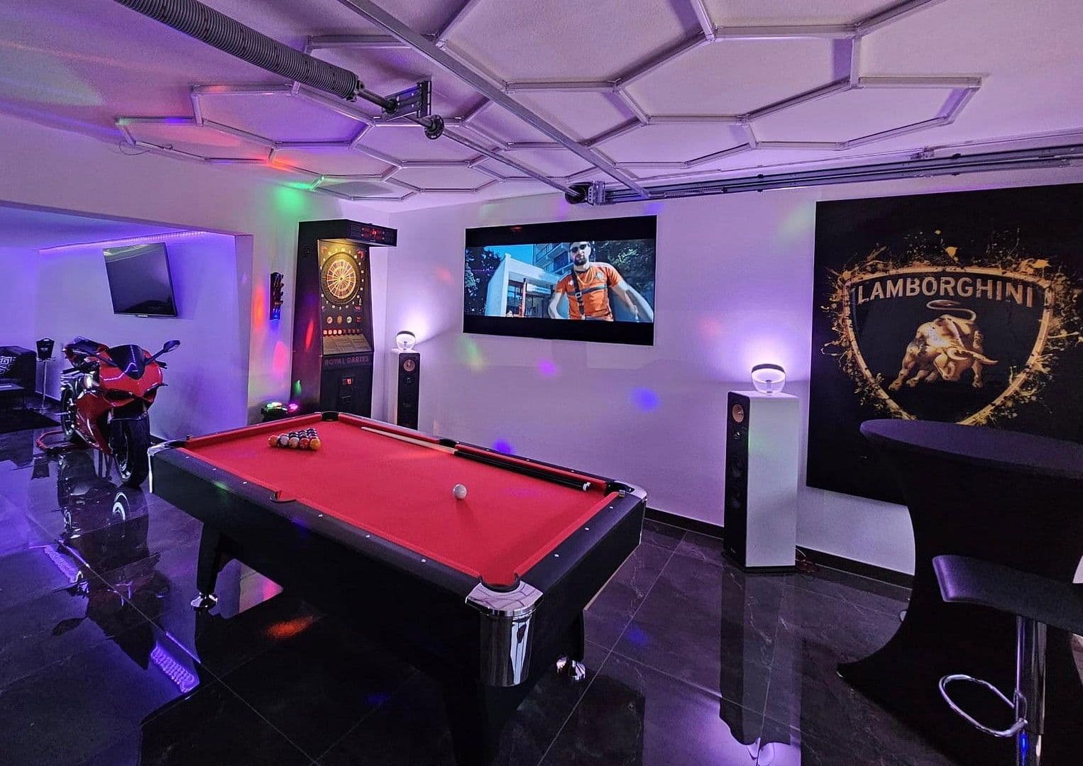 Predaj domu 330 m², pozemek 1.000 m², München, Bavorsko Predaj domu 330 m², pozemek 1.000 m², München, Bavorsko