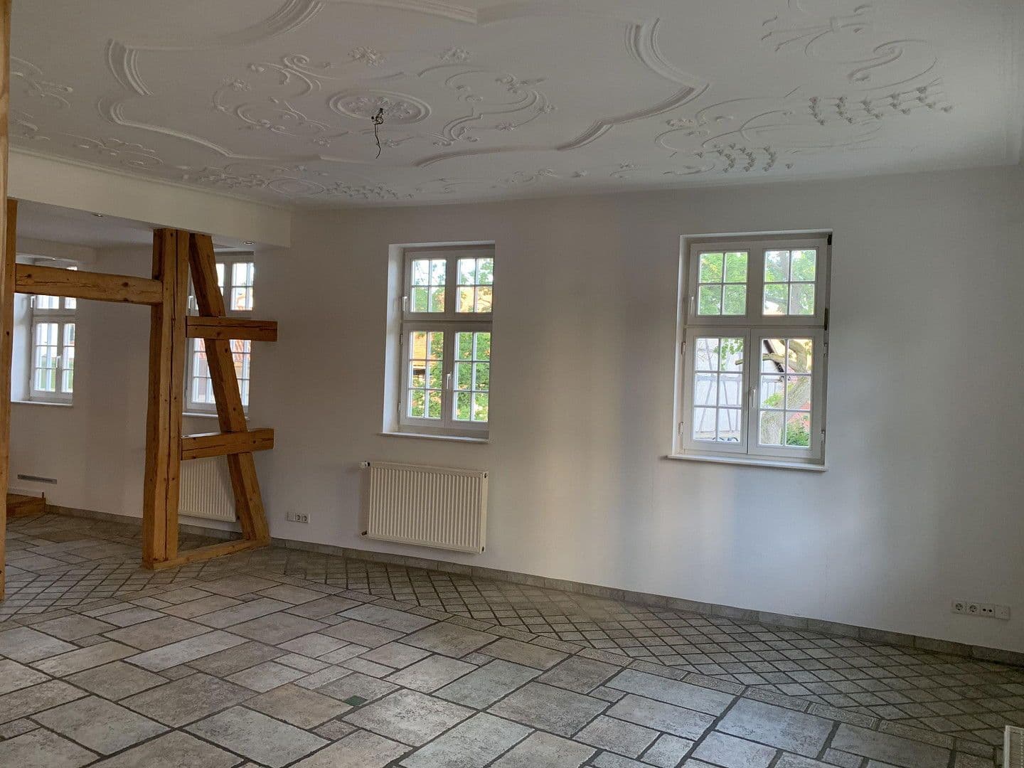 Prenájom bytu 5-izbový 165 m², Korntal-Münchingen, Bádensko-Wurttembersko Prenájom bytu 5-izbový 165 m², Korntal-Münchingen, Bádensko-Wurttembersko