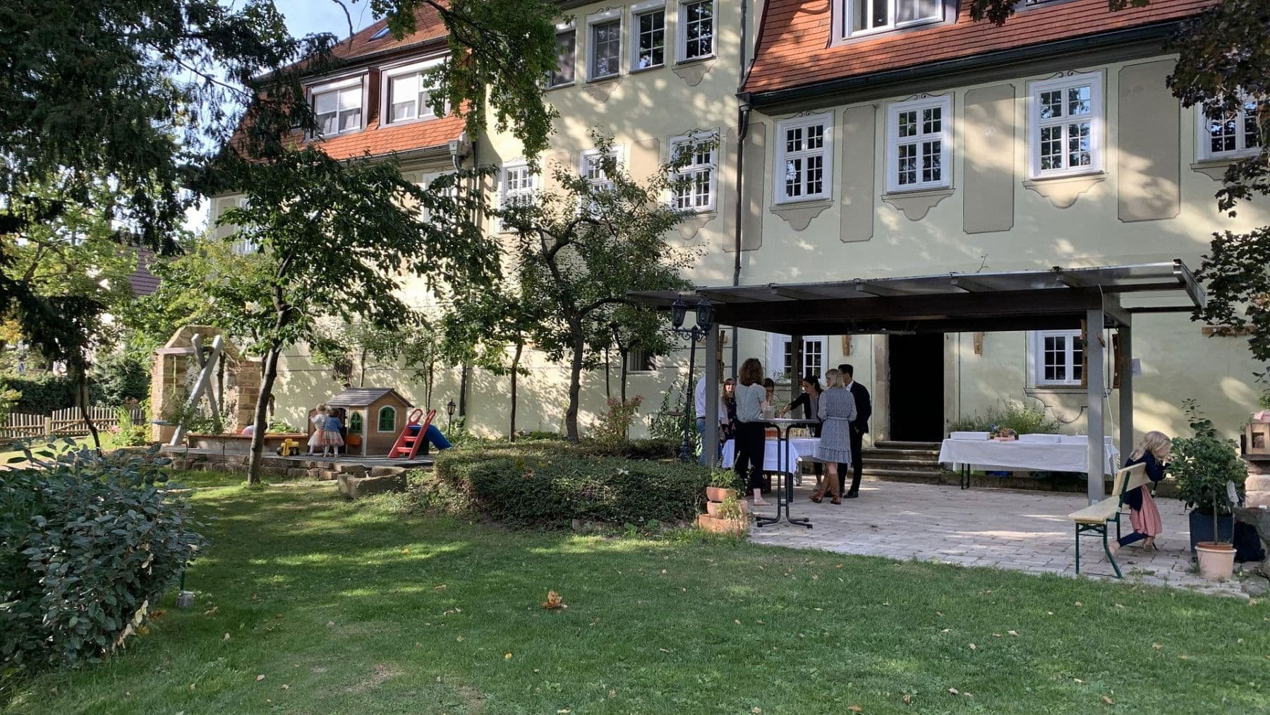 Prenájom bytu 5-izbový 165 m², Korntal-Münchingen, Bádensko-Wurttembersko Prenájom bytu 5-izbový 165 m², Korntal-Münchingen, Bádensko-Wurttembersko