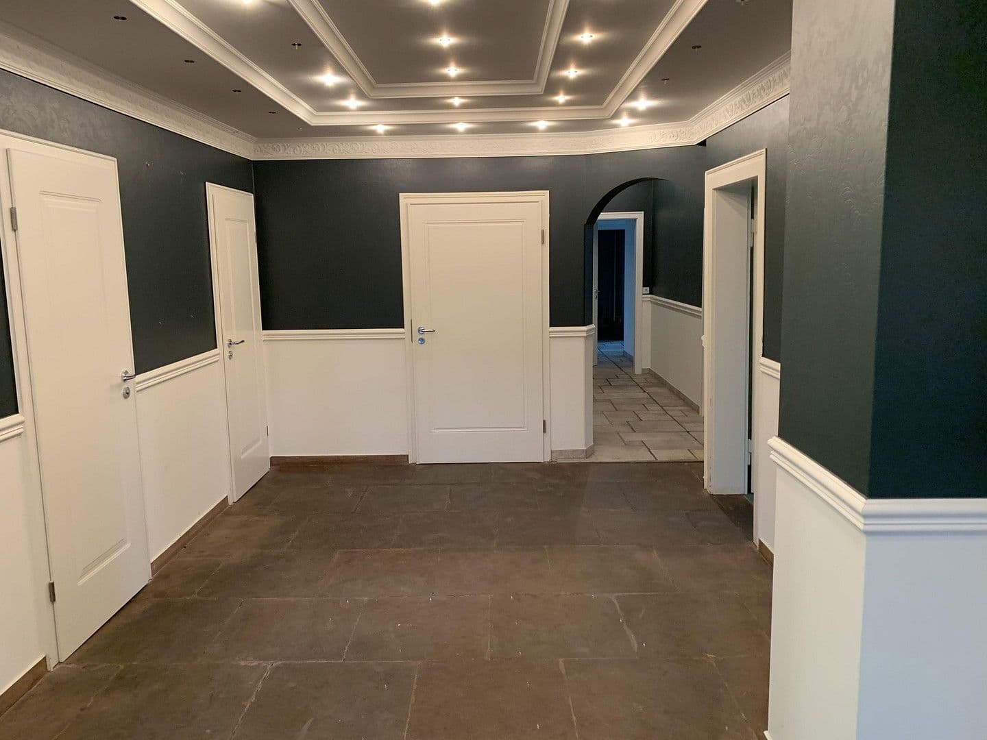 Prenájom bytu 5-izbový 165 m², Korntal-Münchingen, Bádensko-Wurttembersko Prenájom bytu 5-izbový 165 m², Korntal-Münchingen, Bádensko-Wurttembersko