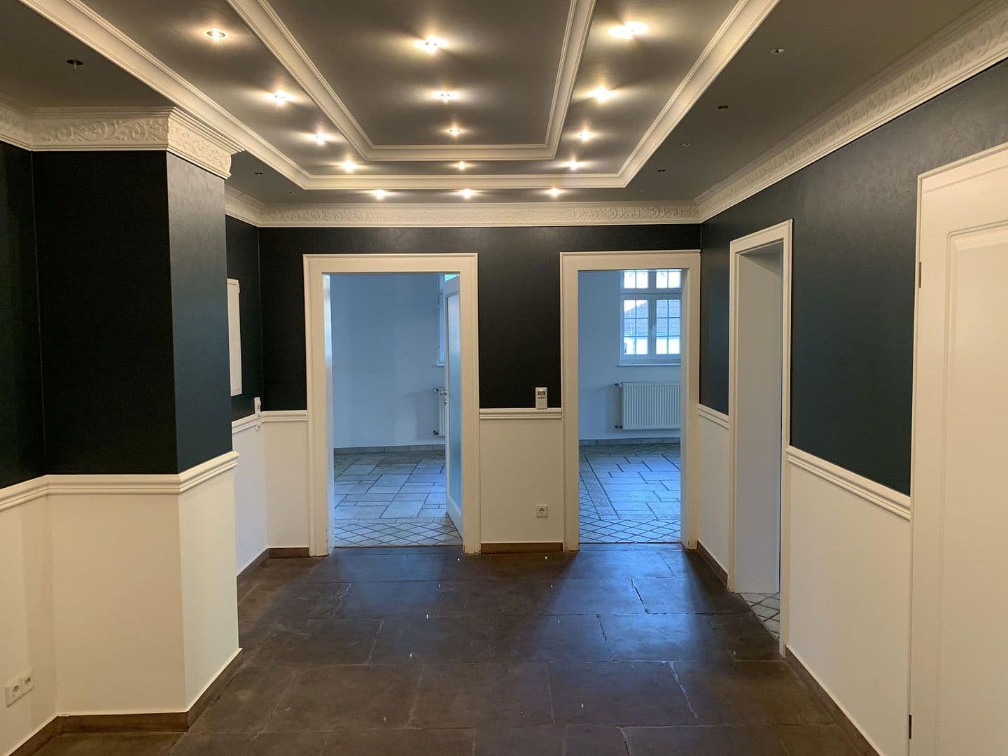 Prenájom bytu 5-izbový 165 m², Korntal-Münchingen, Bádensko-Wurttembersko Prenájom bytu 5-izbový 165 m², Korntal-Münchingen, Bádensko-Wurttembersko