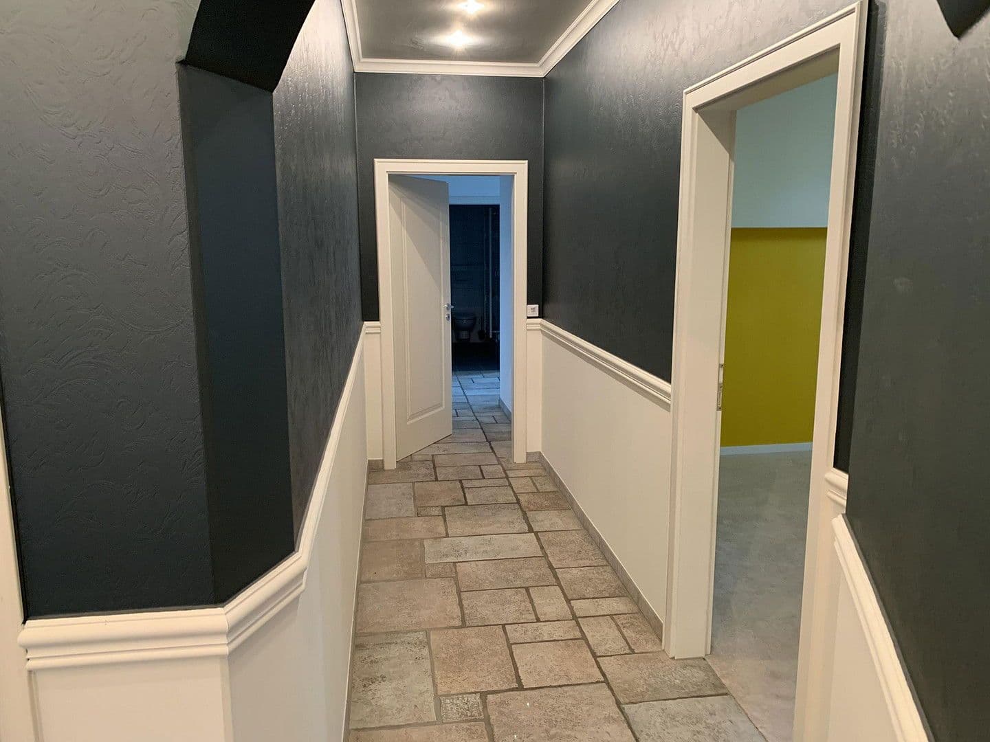 Prenájom bytu 5-izbový 165 m², Korntal-Münchingen, Bádensko-Wurttembersko Prenájom bytu 5-izbový 165 m², Korntal-Münchingen, Bádensko-Wurttembersko