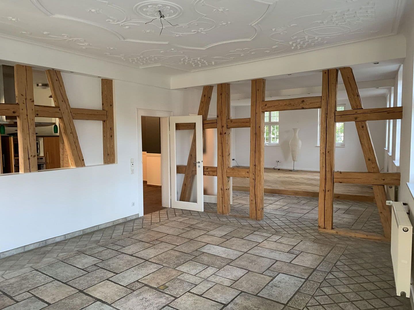 Prenájom bytu 5-izbový 165 m², Korntal-Münchingen, Bádensko-Wurttembersko Prenájom bytu 5-izbový 165 m², Korntal-Münchingen, Bádensko-Wurttembersko