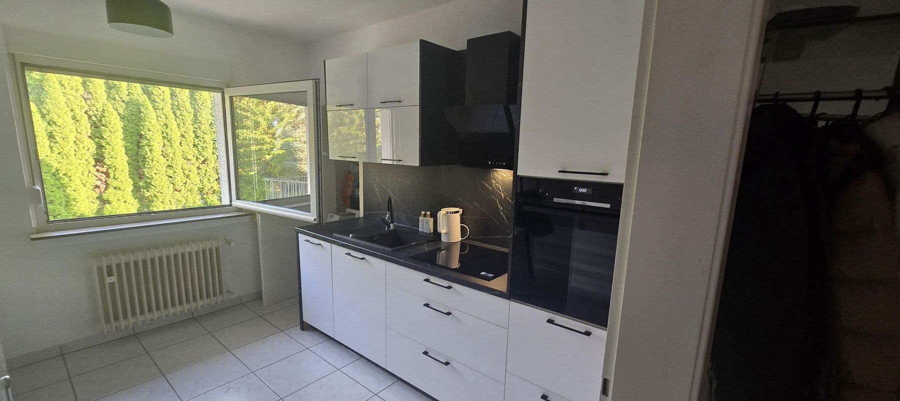 Prenájom bytu 3-izbový 85 m², Köln, Severné Porýnie - Westfálsko Prenájom bytu 3-izbový 85 m², Köln, Severné Porýnie - Westfálsko