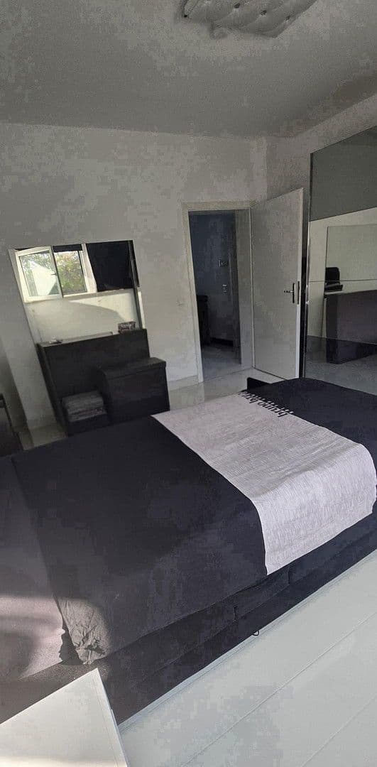 Prenájom bytu 3-izbový 85 m², Köln, Severné Porýnie - Westfálsko Prenájom bytu 3-izbový 85 m², Köln, Severné Porýnie - Westfálsko