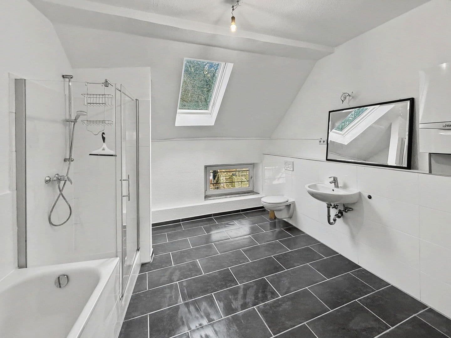 Prenájom bytu 3-izbový 73 m², Wuppertal, Severné Porýnie - Westfálsko Prenájom bytu 3-izbový 73 m², Wuppertal, Severné Porýnie - Westfálsko