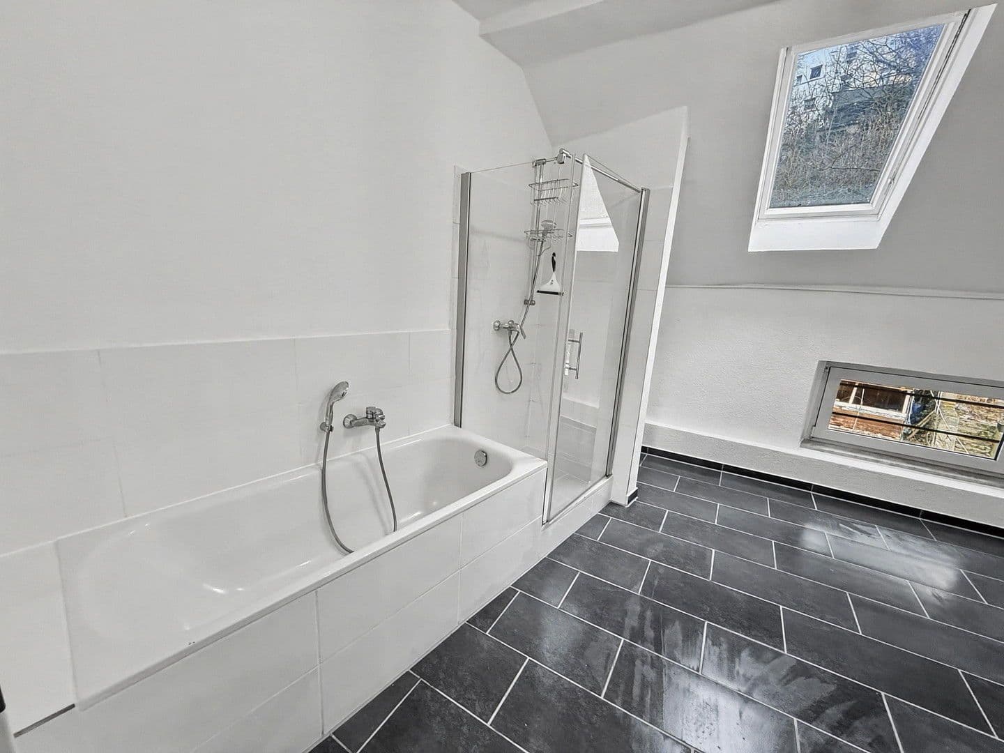 Prenájom bytu 3-izbový 73 m², Wuppertal, Severné Porýnie - Westfálsko Prenájom bytu 3-izbový 73 m², Wuppertal, Severné Porýnie - Westfálsko