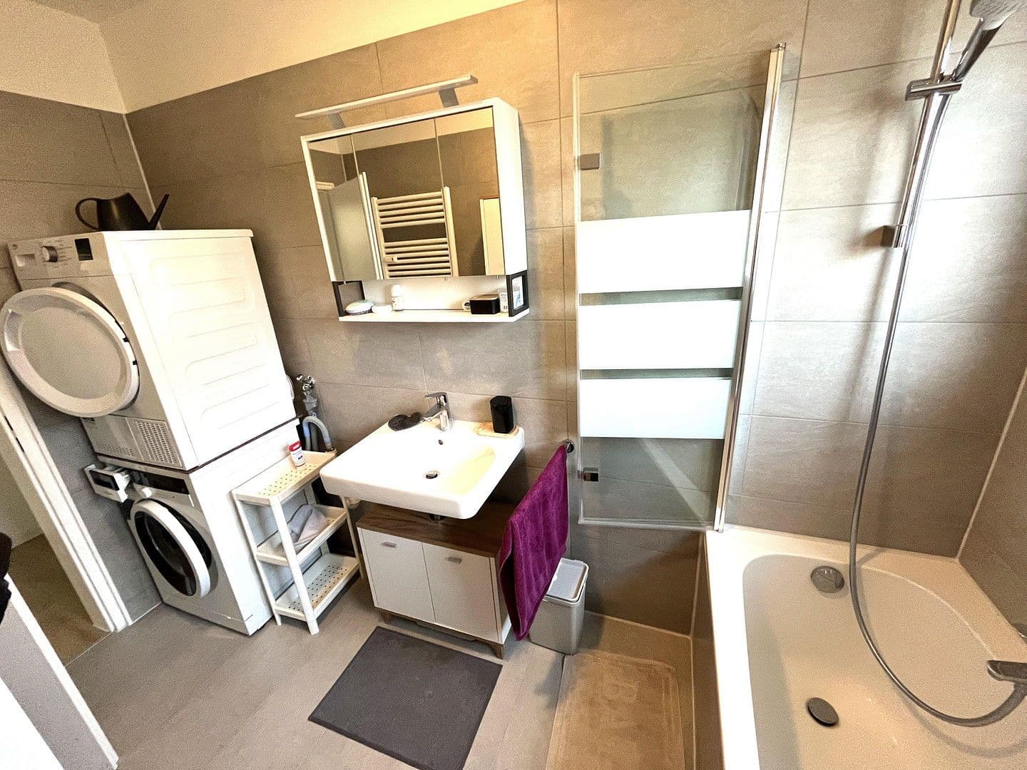 Prenájom bytu 4-izbový 80 m², Bahnhofstraße 42, Elchingen, Bavorsko Prenájom bytu 4-izbový 80 m², Bahnhofstraße 42, Elchingen, Bavorsko