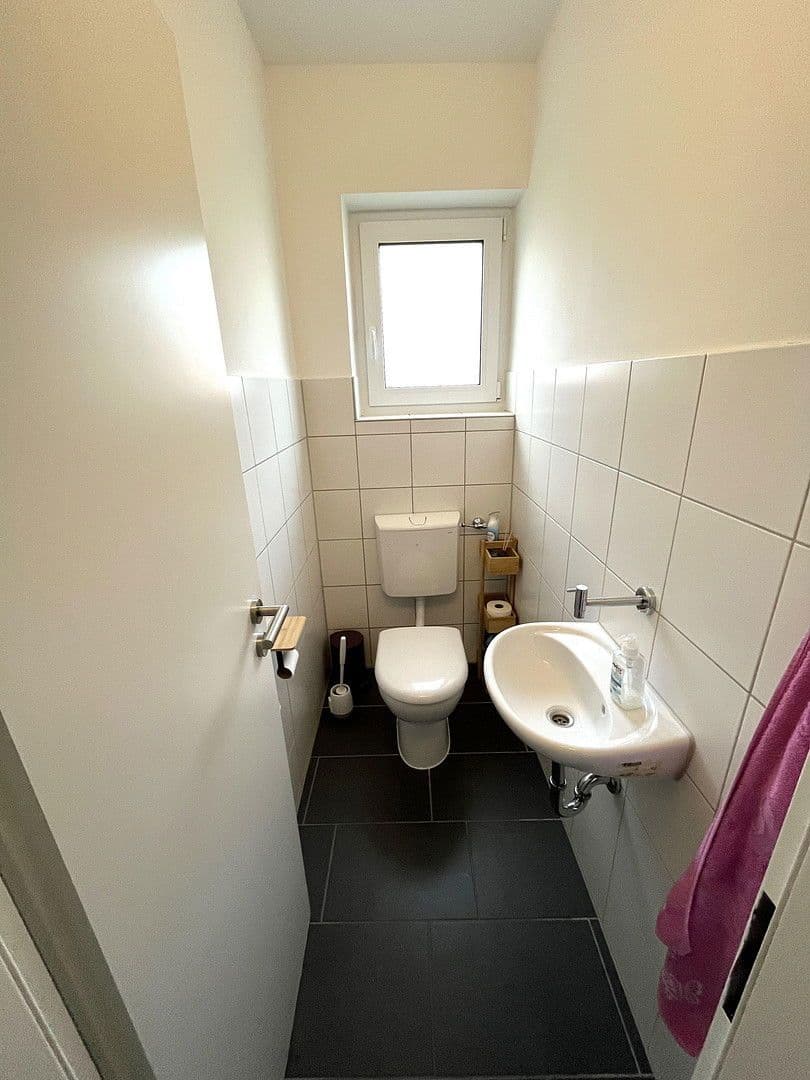 Prenájom bytu 4-izbový 80 m², Bahnhofstraße 42, Elchingen, Bavorsko Prenájom bytu 4-izbový 80 m², Bahnhofstraße 42, Elchingen, Bavorsko