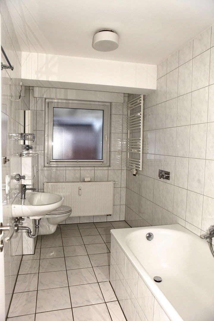 Prenájom bytu 3-izbový 105 m², Franzstr. 13, Gladbeck, Severné Porýnie - Westfálsko Prenájom bytu 3-izbový 105 m², Franzstr. 13, Gladbeck, Severné Porýnie - Westfálsko