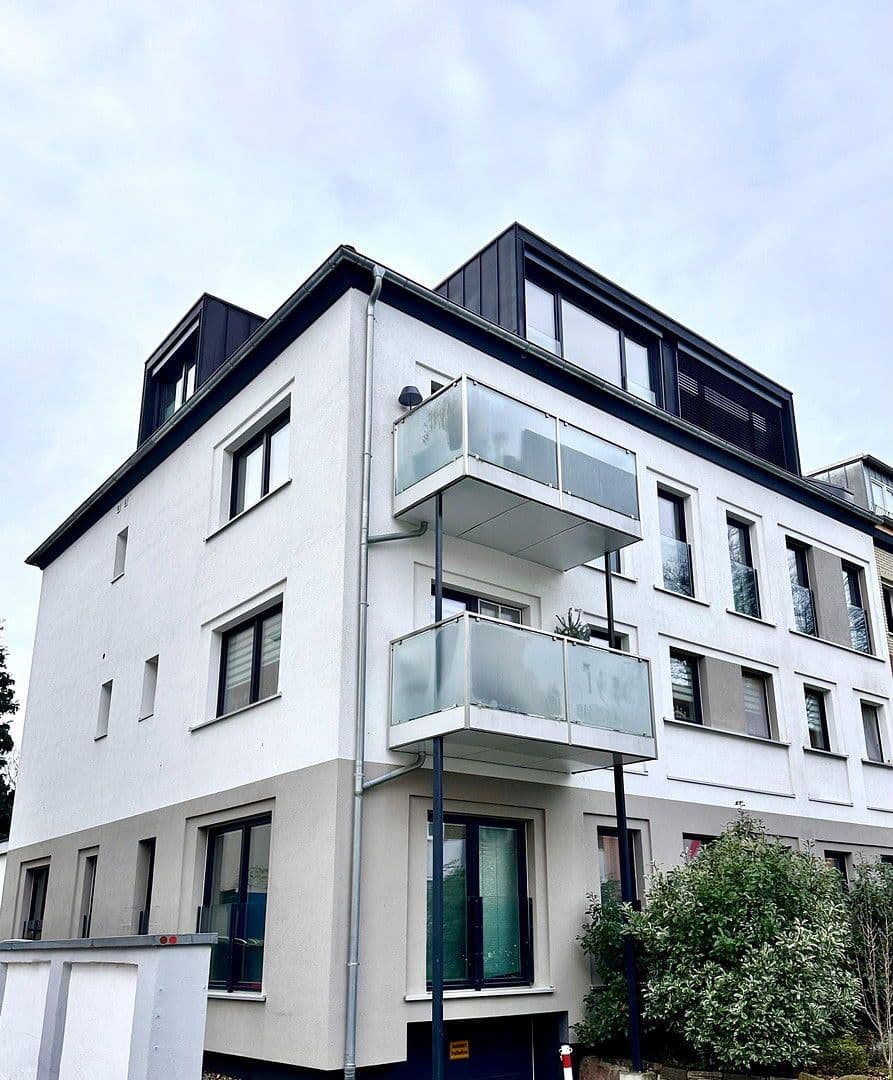 Prenájom bytu 3-izbový 100 m², Am Jungfernplan 11, Hannover, Dolné Sasko Prenájom bytu 3-izbový 100 m², Am Jungfernplan 11, Hannover, Dolné Sasko