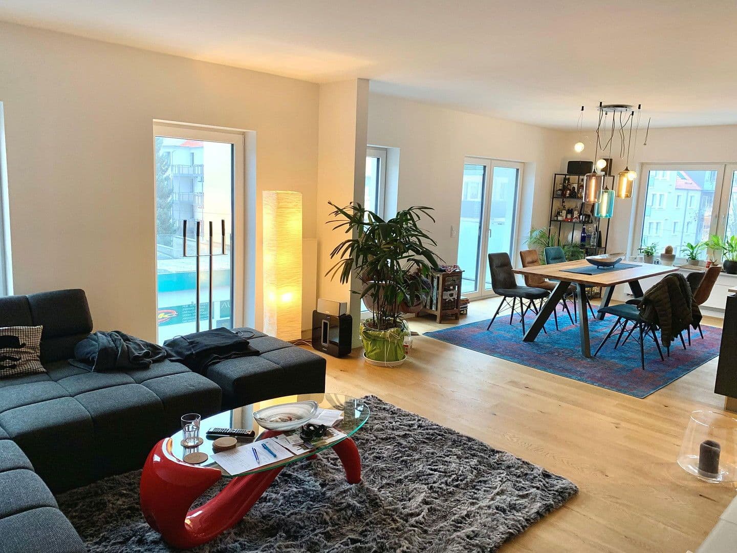 Prenájom bytu 3-izbový 100 m², Am Jungfernplan 11, Hannover, Dolné Sasko Prenájom bytu 3-izbový 100 m², Am Jungfernplan 11, Hannover, Dolné Sasko