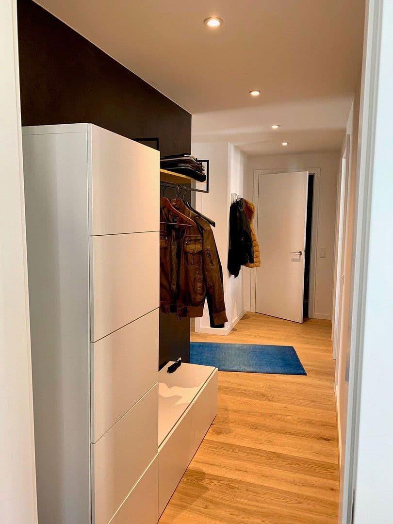 Prenájom bytu 3-izbový 100 m², Am Jungfernplan 11, Hannover, Dolné Sasko Prenájom bytu 3-izbový 100 m², Am Jungfernplan 11, Hannover, Dolné Sasko