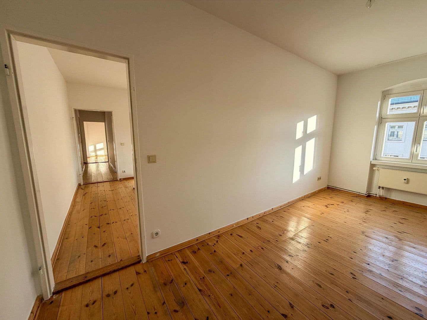 Predaj bytu 3-izbový 92 m², Berlin, Berlín Predaj bytu 3-izbový 92 m², Berlin, Berlín
