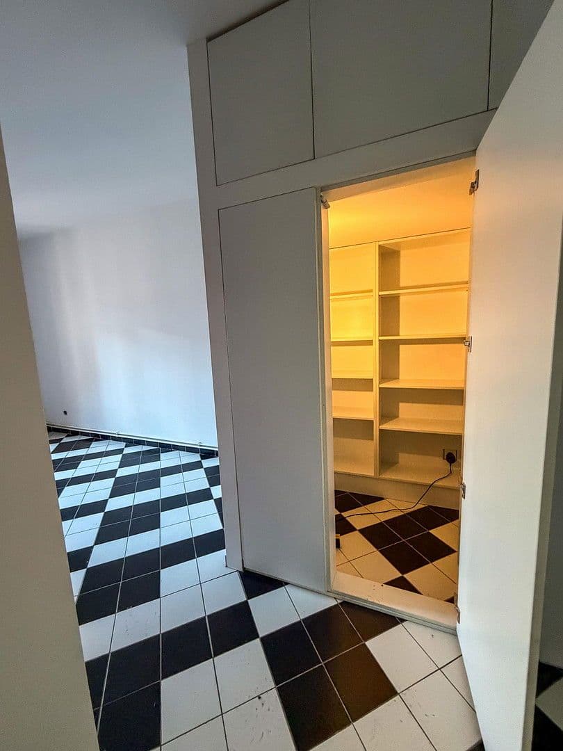 Predaj bytu 3-izbový 92 m², Berlin, Berlín Predaj bytu 3-izbový 92 m², Berlin, Berlín