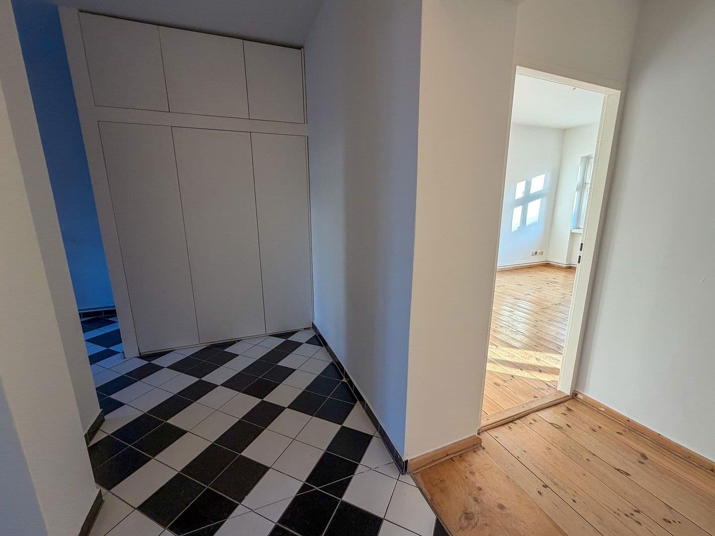 Predaj bytu 3-izbový 92 m², Berlin, Berlín Predaj bytu 3-izbový 92 m², Berlin, Berlín