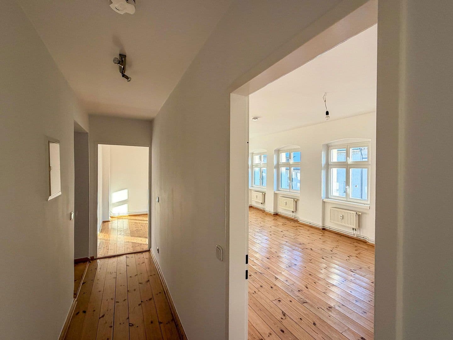 Predaj bytu 3-izbový 92 m², Berlin, Berlín Predaj bytu 3-izbový 92 m², Berlin, Berlín