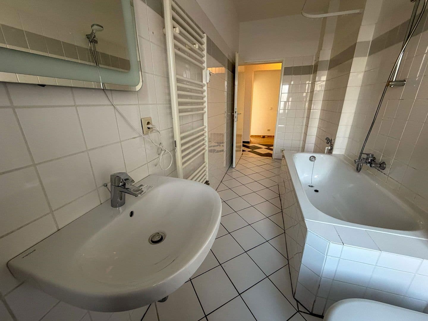 Predaj bytu 3-izbový 92 m², Berlin, Berlín Predaj bytu 3-izbový 92 m², Berlin, Berlín