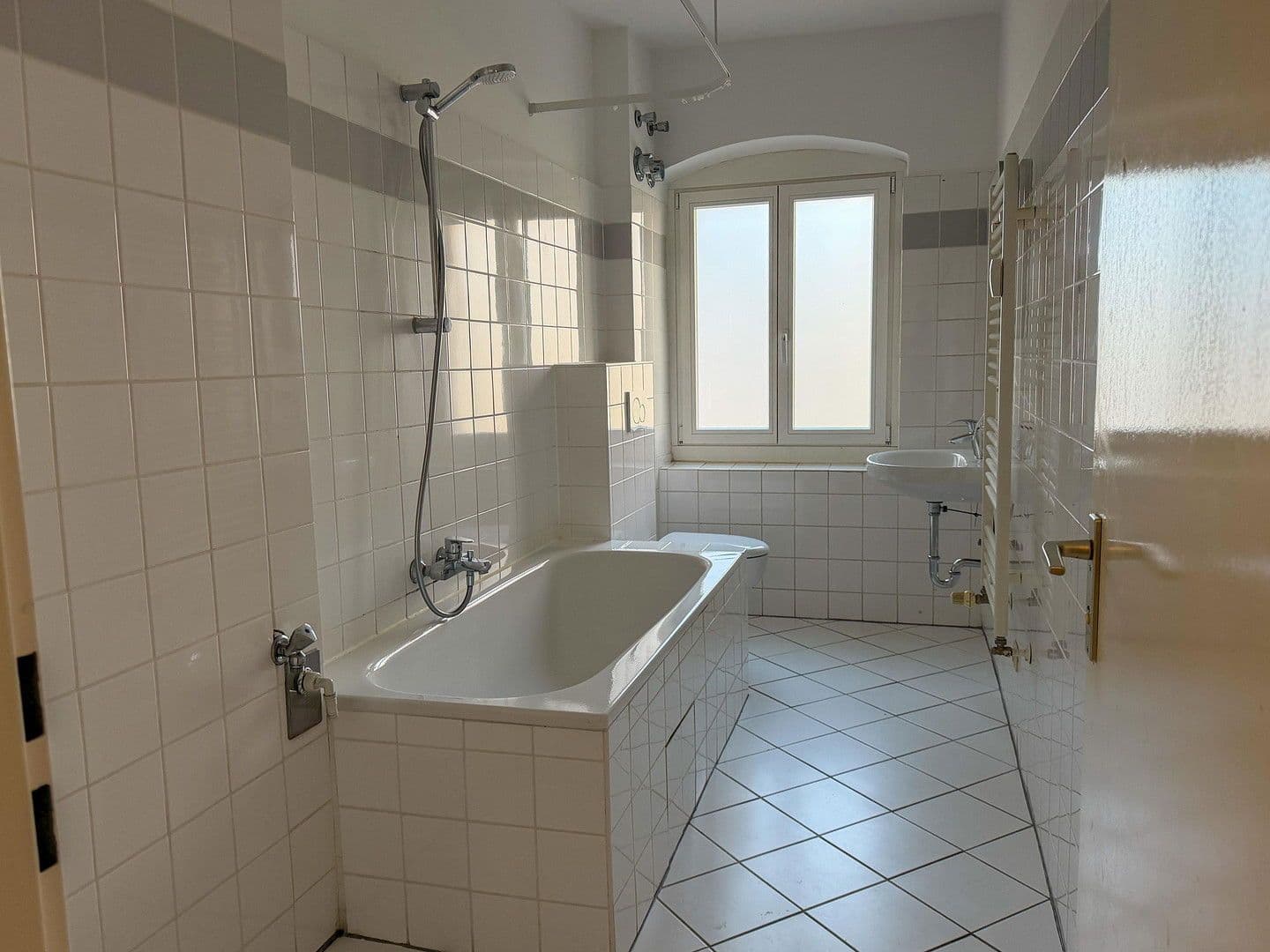 Predaj bytu 3-izbový 92 m², Berlin, Berlín Predaj bytu 3-izbový 92 m², Berlin, Berlín