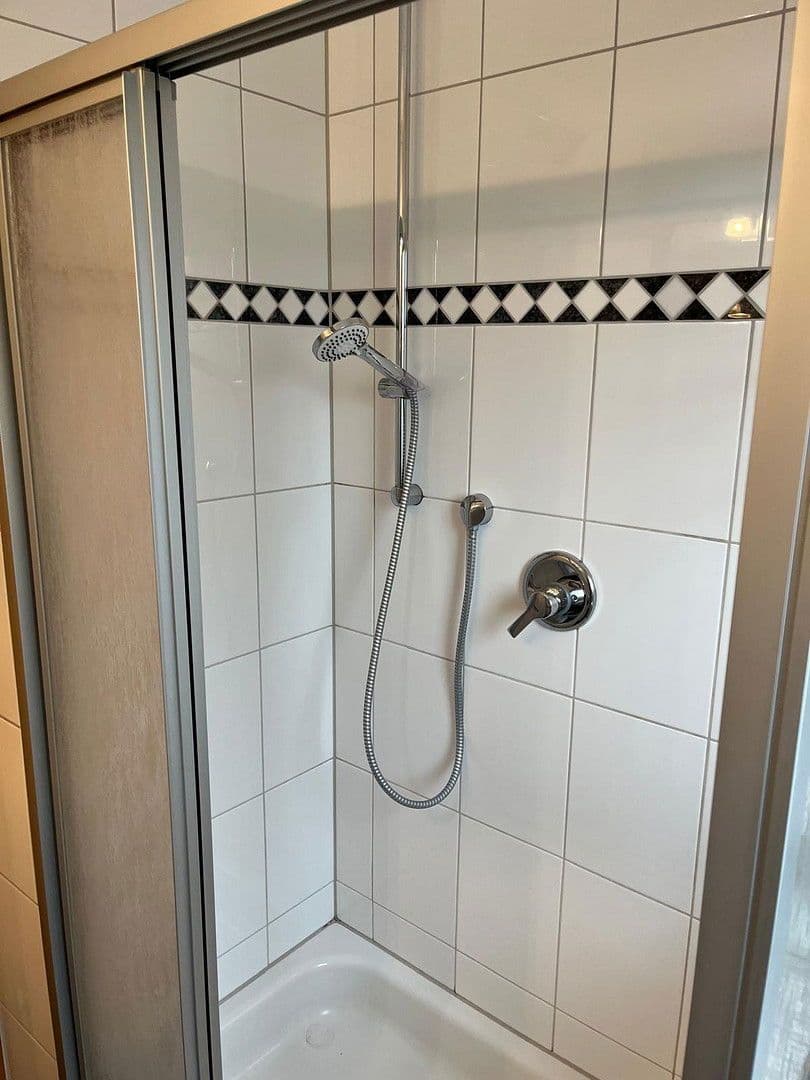 Prenájom bytu 3-izbový 60 m², Moers, Severné Porýnie - Westfálsko Prenájom bytu 3-izbový 60 m², Moers, Severné Porýnie - Westfálsko