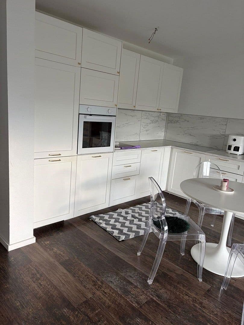 Prenájom bytu 3-izbový 94 m², Bonner Str. 103, Erftstadt, Severné Porýnie - Westfálsko Prenájom bytu 3-izbový 94 m², Bonner Str. 103, Erftstadt, Severné Porýnie - Westfálsko