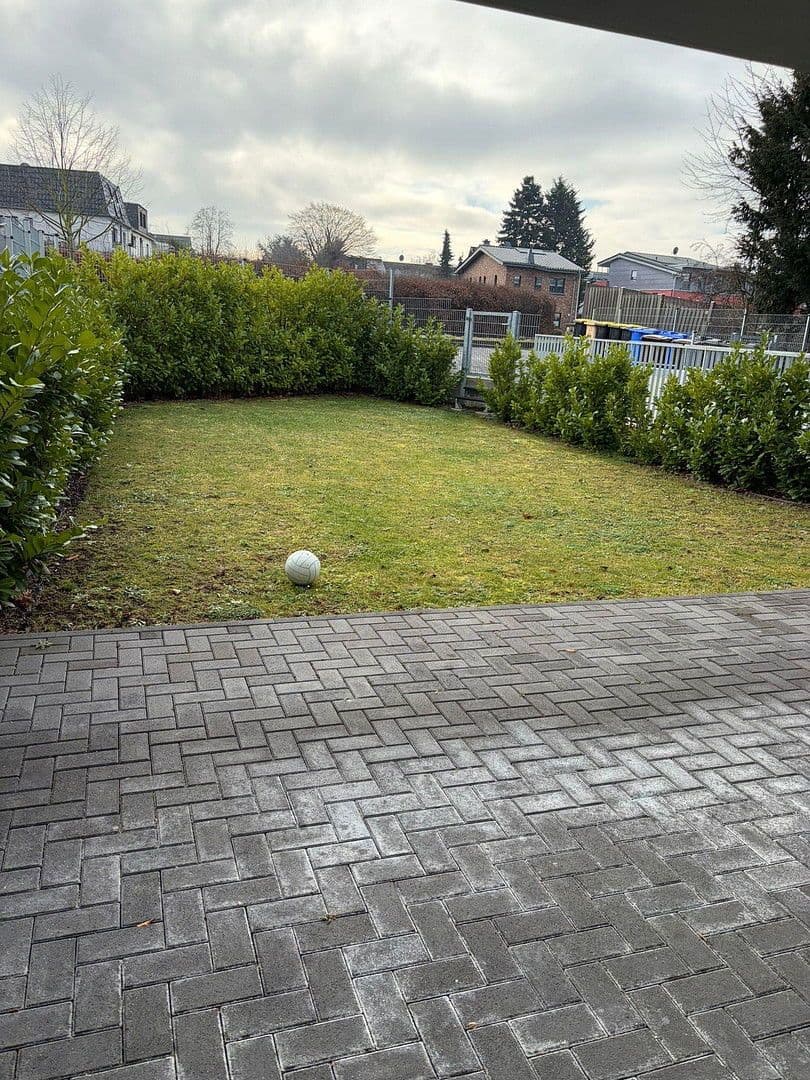 Prenájom bytu 3-izbový 94 m², Bonner Str. 103, Erftstadt, Severné Porýnie - Westfálsko Prenájom bytu 3-izbový 94 m², Bonner Str. 103, Erftstadt, Severné Porýnie - Westfálsko