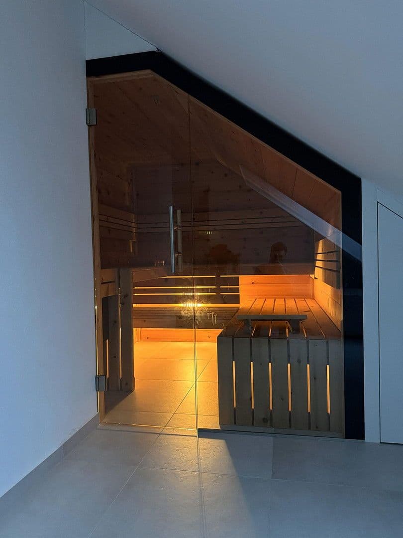 Prenájom bytu 6-izbový 226 m², Renningen, Bádensko-Wurttembersko Prenájom bytu 6-izbový 226 m², Renningen, Bádensko-Wurttembersko