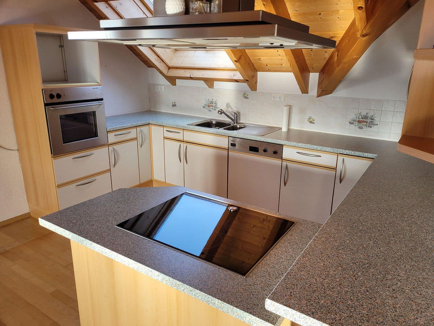 Prenájom bytu 4-izbový 130 m², Laufenburg (Baden), Bádensko-Wurttembersko Prenájom bytu 4-izbový 130 m², Laufenburg (Baden), Bádensko-Wurttembersko