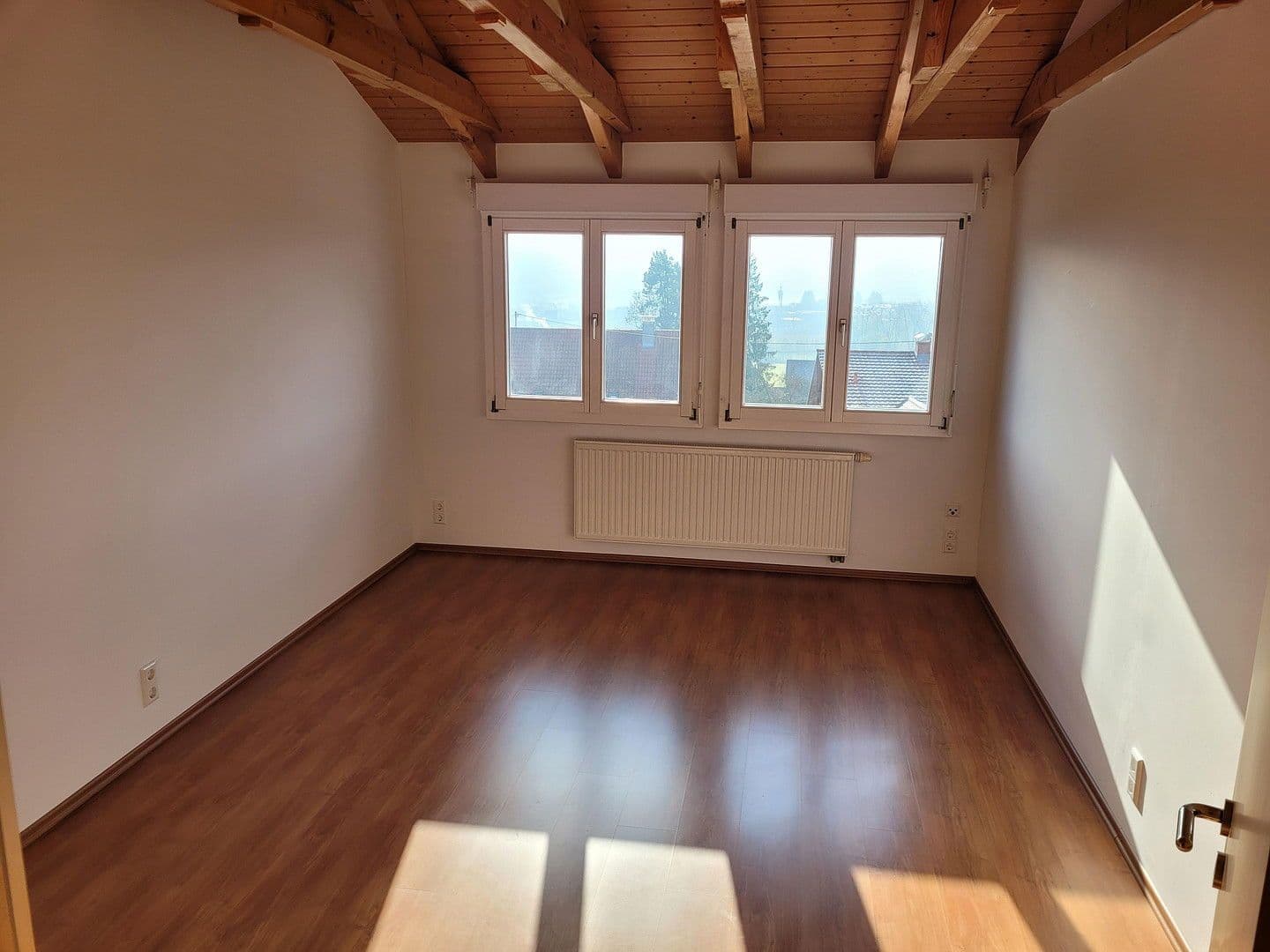 Prenájom bytu 4-izbový 130 m², Laufenburg (Baden), Bádensko-Wurttembersko Prenájom bytu 4-izbový 130 m², Laufenburg (Baden), Bádensko-Wurttembersko