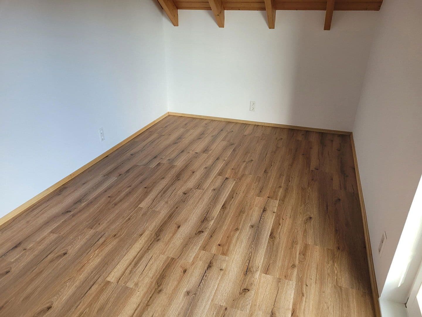 Prenájom bytu 4-izbový 130 m², Laufenburg (Baden), Bádensko-Wurttembersko Prenájom bytu 4-izbový 130 m², Laufenburg (Baden), Bádensko-Wurttembersko