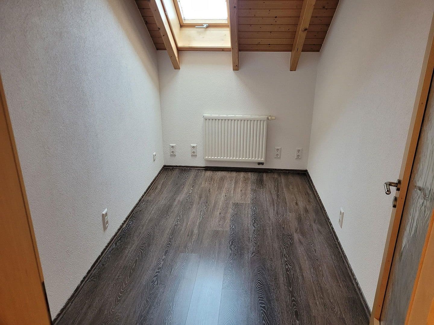 Prenájom bytu 4-izbový 130 m², Laufenburg (Baden), Bádensko-Wurttembersko Prenájom bytu 4-izbový 130 m², Laufenburg (Baden), Bádensko-Wurttembersko