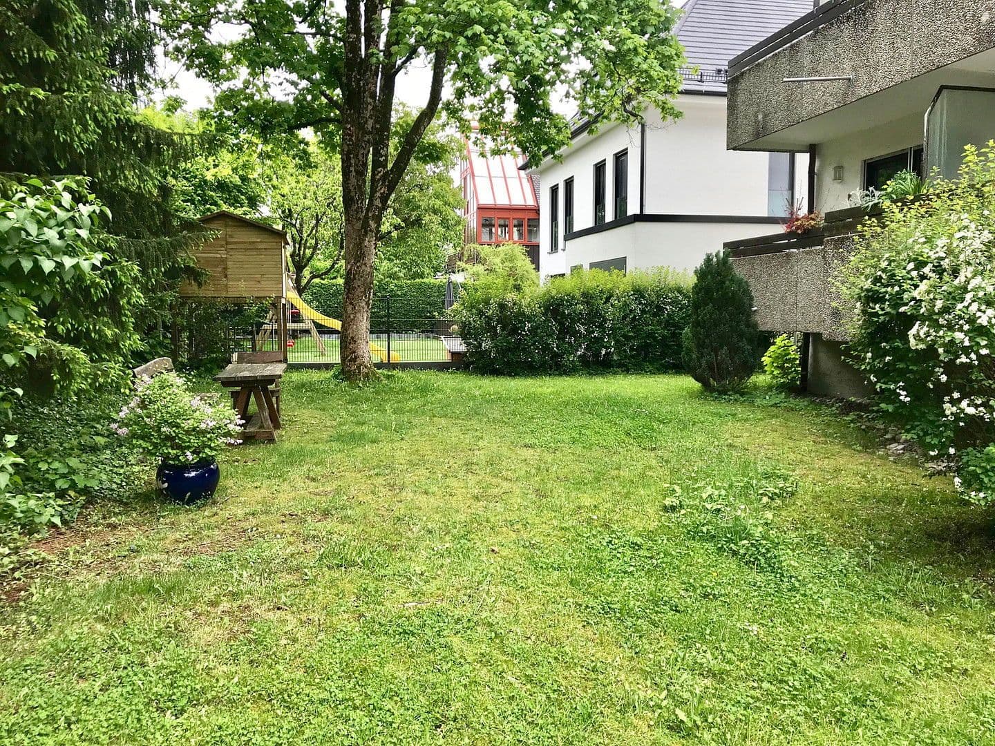 Prenájom bytu 3-izbový 109 m², Hochederstraße 9, München, Bavorsko Prenájom bytu 3-izbový 109 m², Hochederstraße 9, München, Bavorsko