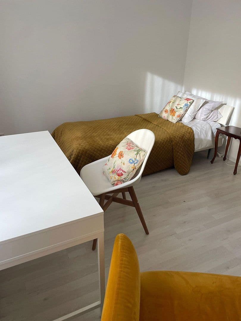 Prenájom bytu 3-izbový 65 m², Richard-Strauss-Str.000000, München, Bavorsko Prenájom bytu 3-izbový 65 m², Richard-Strauss-Str.000000, München, Bavorsko