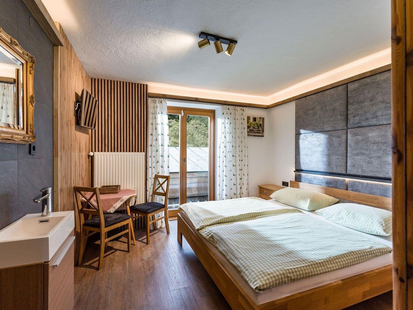 Predaj domu 187 m², pozemek 794 m², Schmiedboden 1, Oberndorf, Tirolsko Predaj domu 187 m², pozemek 794 m², Schmiedboden 1, Oberndorf, Tirolsko