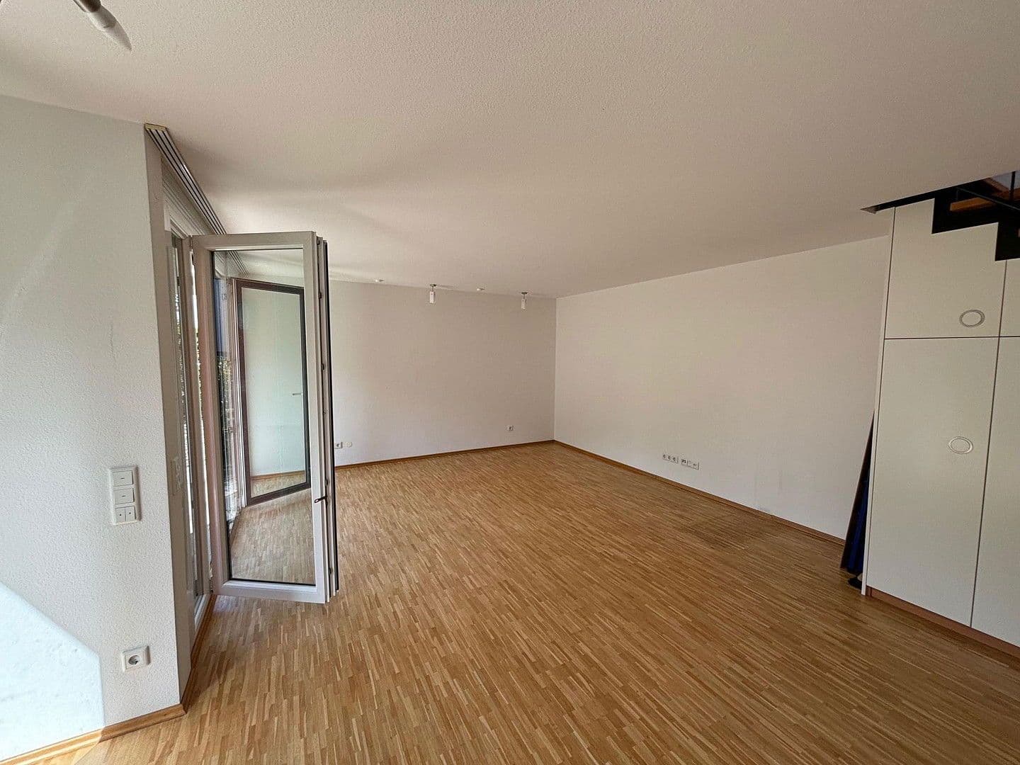 Prenájom bytu 5-izbový 114 m², Föhrichhof, Stuttgart, Bádensko-Wurttembersko Prenájom bytu 5-izbový 114 m², Föhrichhof, Stuttgart, Bádensko-Wurttembersko