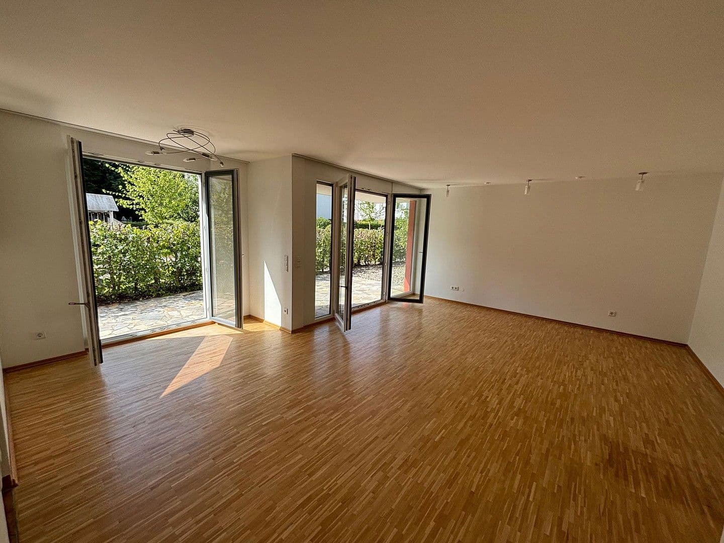 Prenájom bytu 5-izbový 114 m², Föhrichhof, Stuttgart, Bádensko-Wurttembersko Prenájom bytu 5-izbový 114 m², Föhrichhof, Stuttgart, Bádensko-Wurttembersko