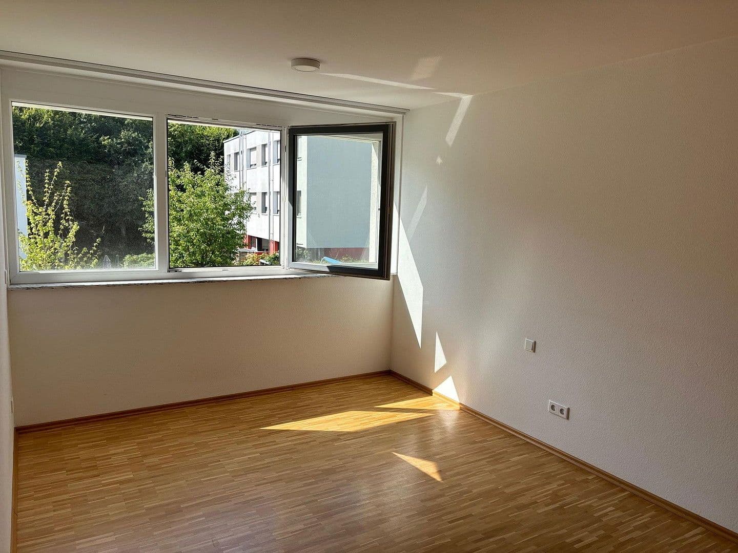 Prenájom bytu 5-izbový 114 m², Föhrichhof, Stuttgart, Bádensko-Wurttembersko Prenájom bytu 5-izbový 114 m², Föhrichhof, Stuttgart, Bádensko-Wurttembersko