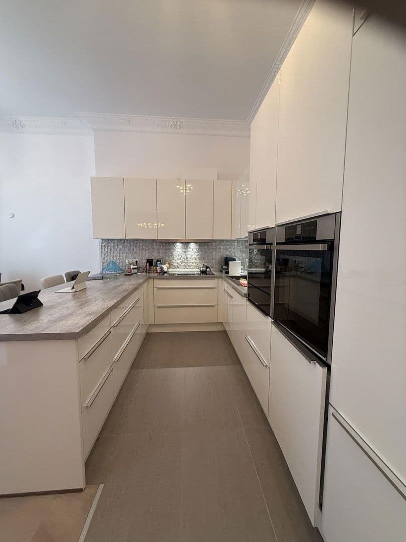 Prenájom bytu 3-izbový 103 m², Berlin, Berlín Prenájom bytu 3-izbový 103 m², Berlin, Berlín